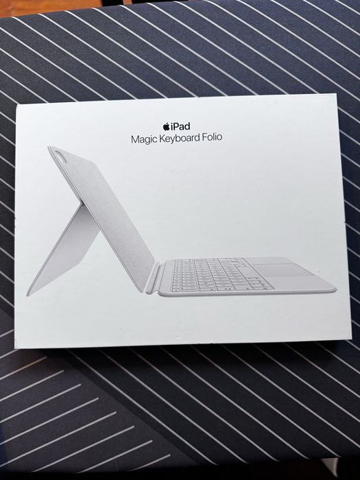 Ipad Magic keyboard folio A16 psuje do ipada 10 th / 11 generacja Orginał używana 20 dni układ qwerty Polska