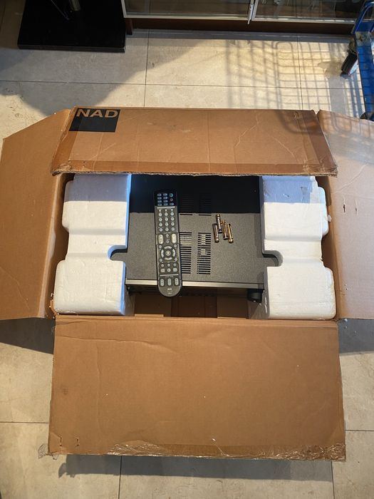 Amplificador Surround Receiver NAD T 752