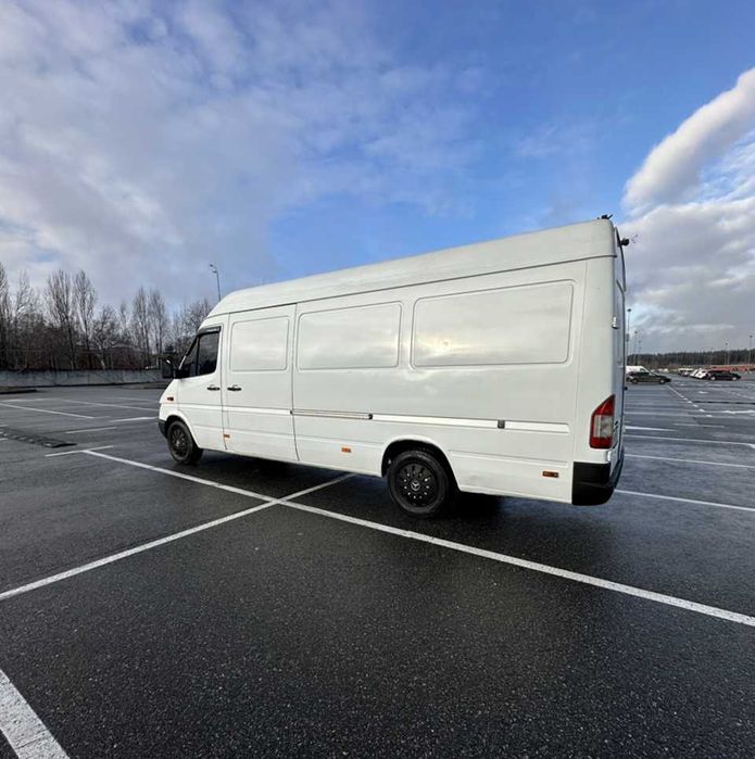 Вантажні перевезення з вантажниками, вантажне таксі київ, мікроавтобус