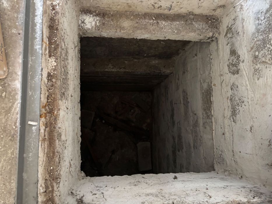 Продам капітальний гараж з ямою та підвалом, район ЮРЗ