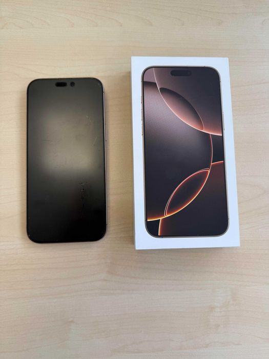 iPhone 16 Pro Max 256 GB - Desert Titanium (Oferta de 4 capas)