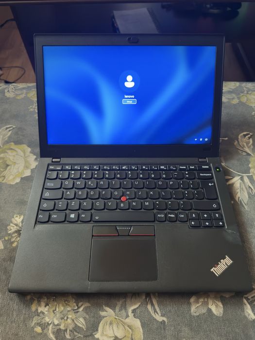 Lenovo ThinkPad laptop do internetu