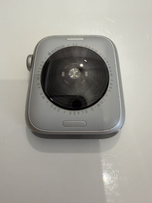 Apple watch SE2 44 mm silver 93% baterii
