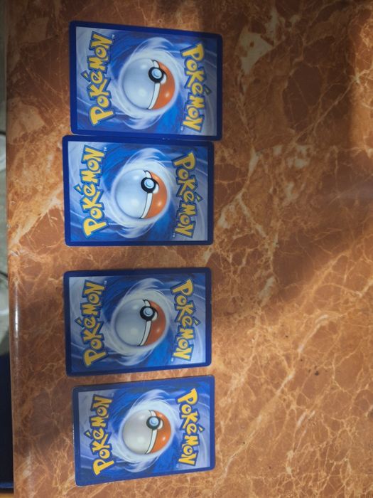 Karty pokemon błyszczące