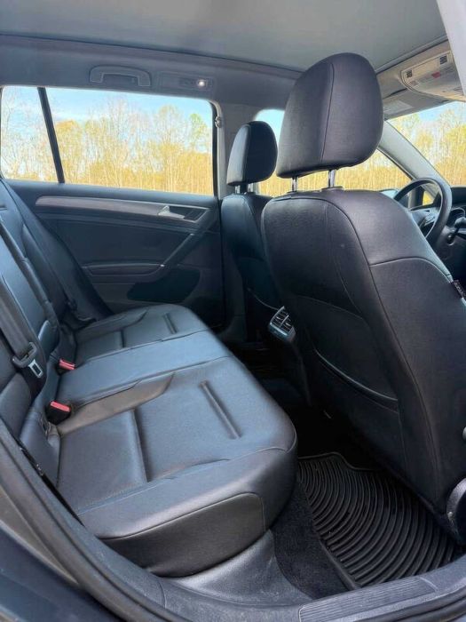 Volkswagen Golf      2016