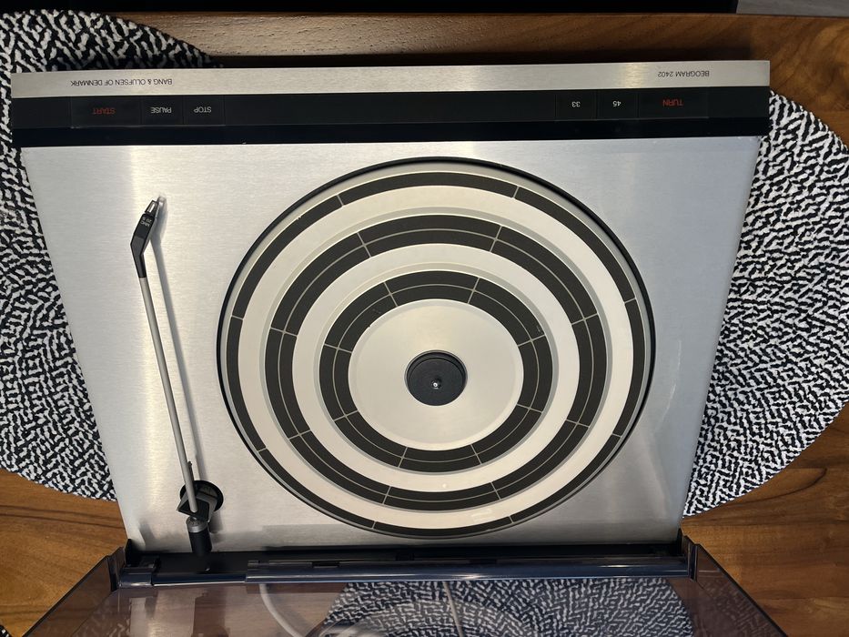 Gramofon Bang&Olufsen Beogram 2402 + Beomaster 2400-2