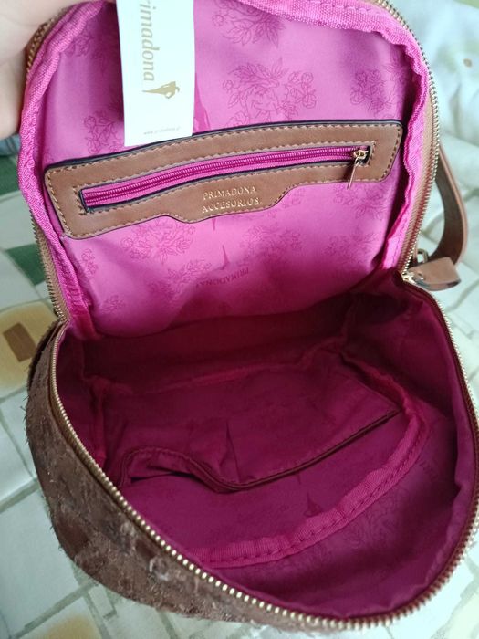 Mochila/ carteira de senhora