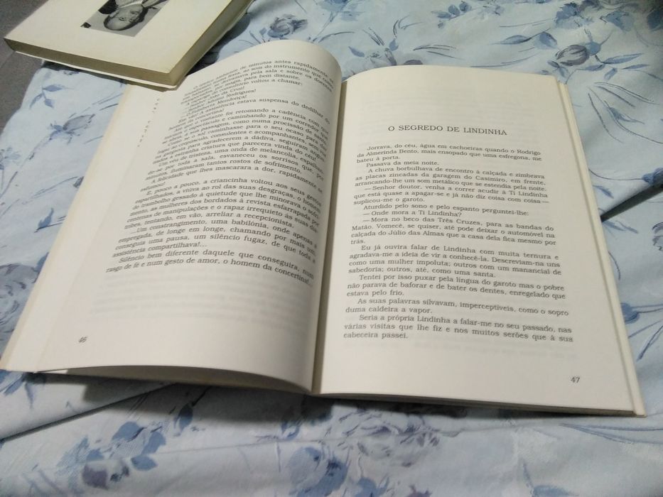 Janela aberta sobre a velha aldeia