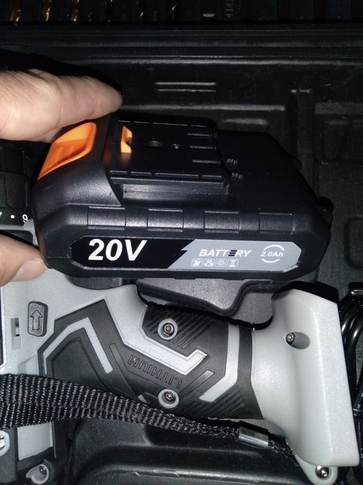 Aparafusadora a bateria 20V