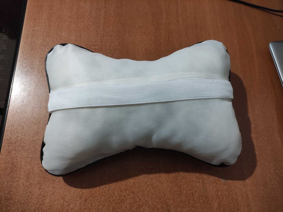 Автомобільна подушка для шиї