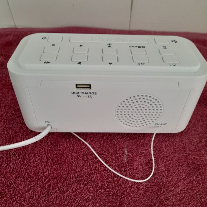 Radio despertador porta USB