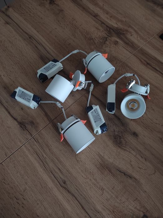 Oprawa wpuszczana w sufit LED 3000k biały ciepły halogen lampa