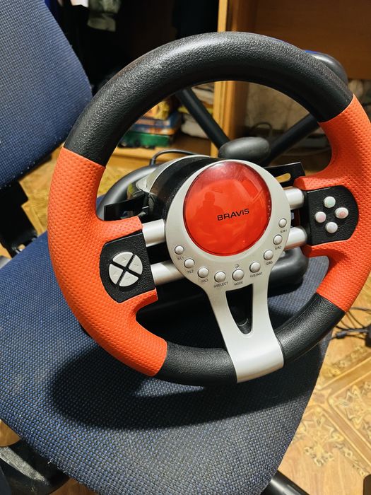 Игровой руль BRAVIS