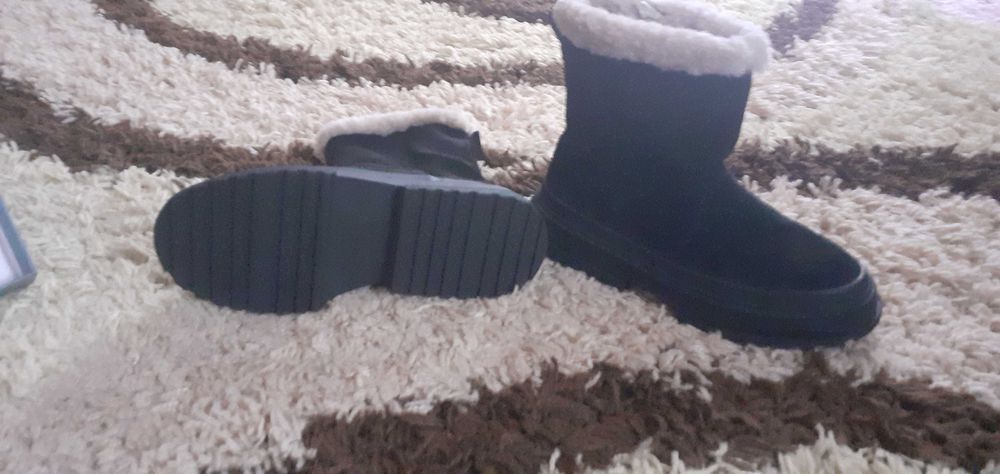 Sprzedam zimowe kozaczki dziewczęce,skórzane rozm.34.