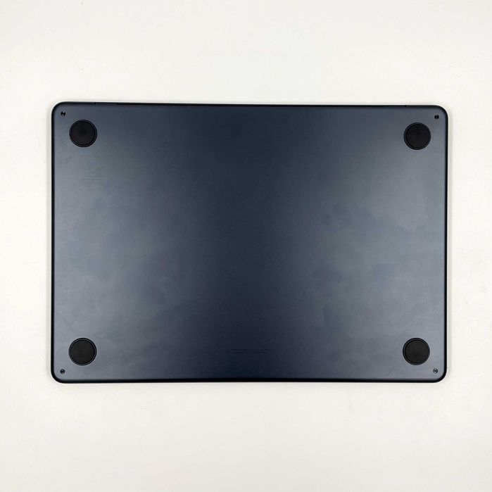 950$ MacBook Air 13" 2022 Z160005F M2 / 24 GB / 512gb SSD