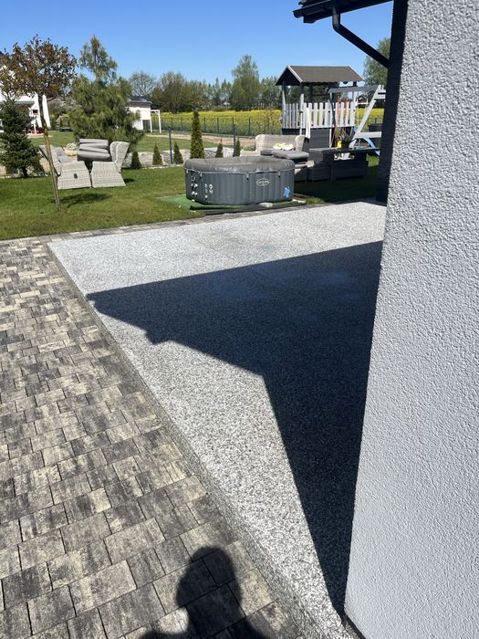 Mycie cisnieniowe: kostka brukowa, elewacja, przystanki, ogrod