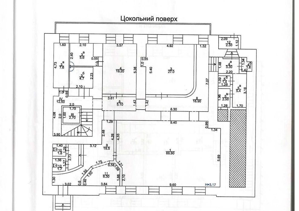 Продаж окремого приміщення у центрі Харкова 1126м2...