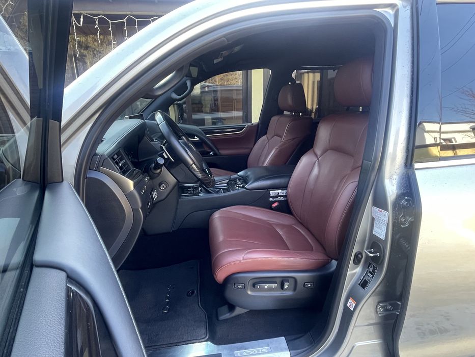 Продам официальный автомобиль Lexus LX 450