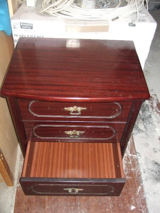 Mesa cabeceira mogno64551356972163121