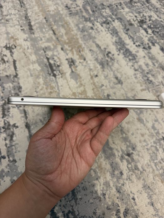 MacBook 2022 M2 8/512gb