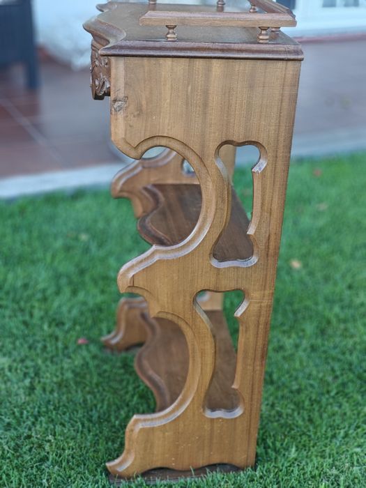 Credência / Mesa de apoio rústica