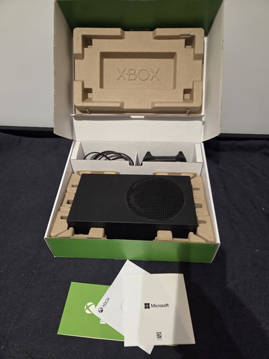 Xbox series s carbon black 1tb  z oryginalnym padem 2023