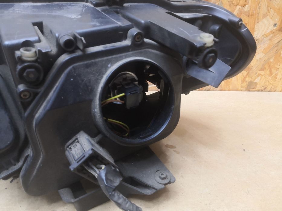 Reflektor przedni prawy BMW x5 e53 lift UK