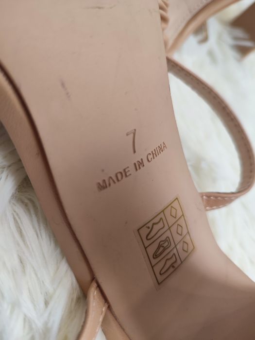 Beżowe sandałki obcasy szpilki klocki beige wesele