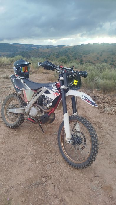 AJP pr5 enduro 300cc