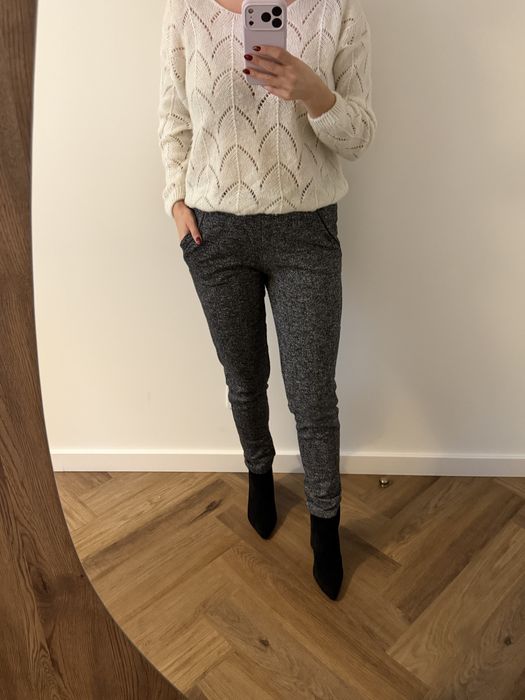 Szare spodnie dresowe Sinsay L Basic z kieszeniami