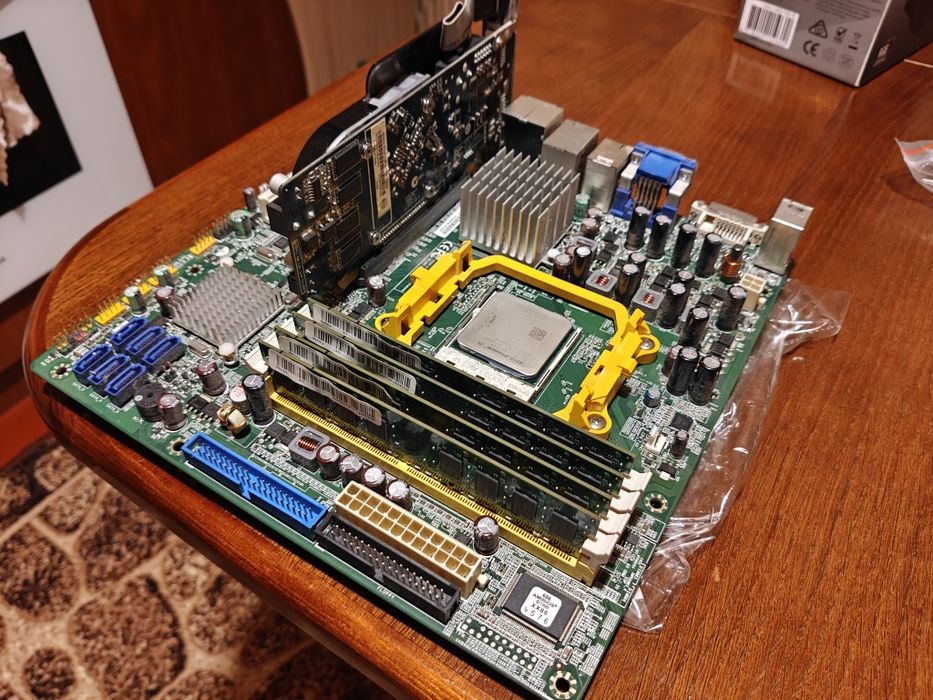 Комплект материнка+проц+оперативка+відеокарта