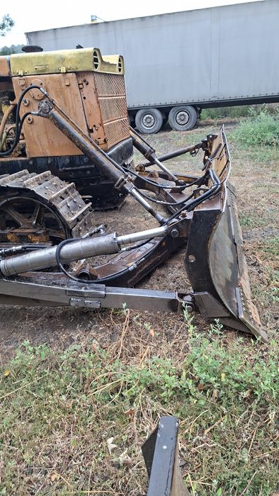 трактор бульдозер т130б болотяний болотохід чтз т130