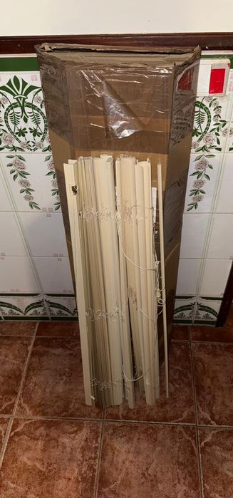 Removable blinds/roller shutters64752330816643122