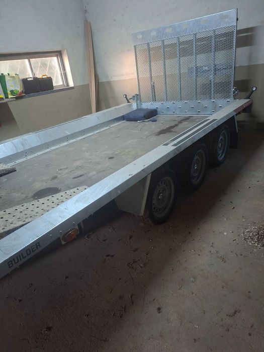 Atrelado para transporte de  carros