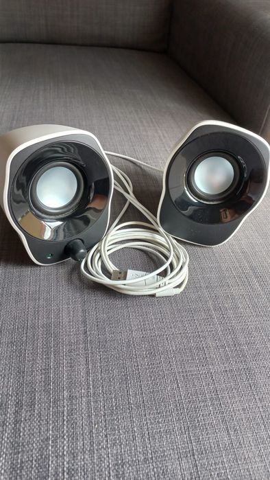 Colunas Logitech Z120