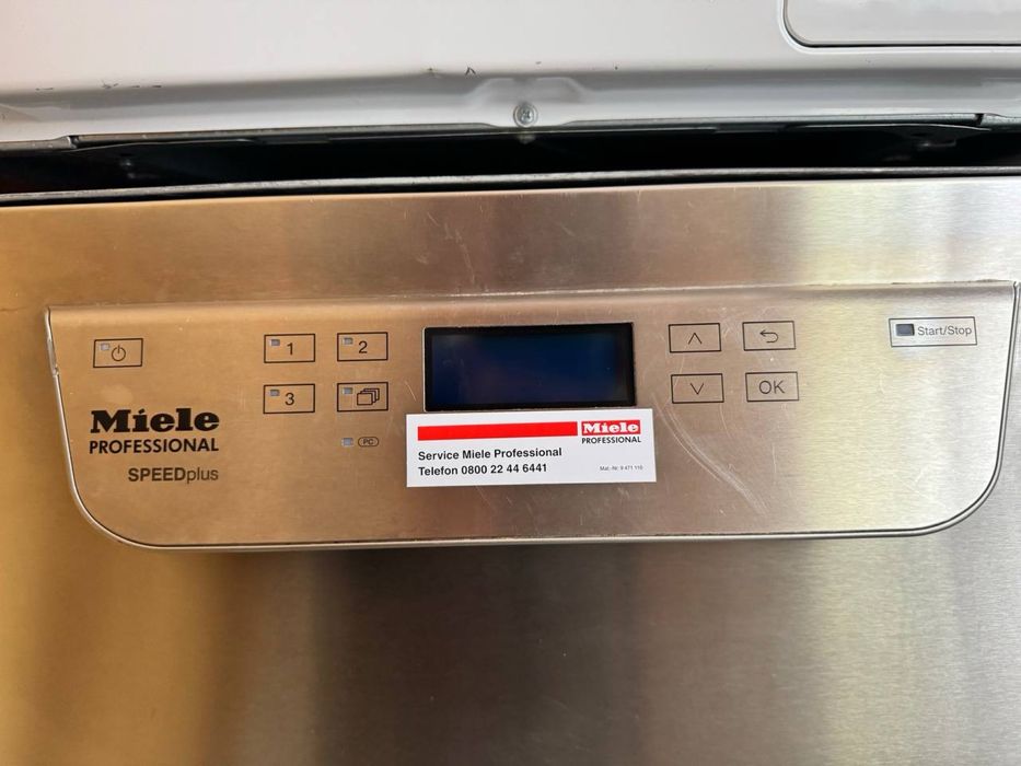 Професійна посудомийна машина Miele PG 8056 U AE