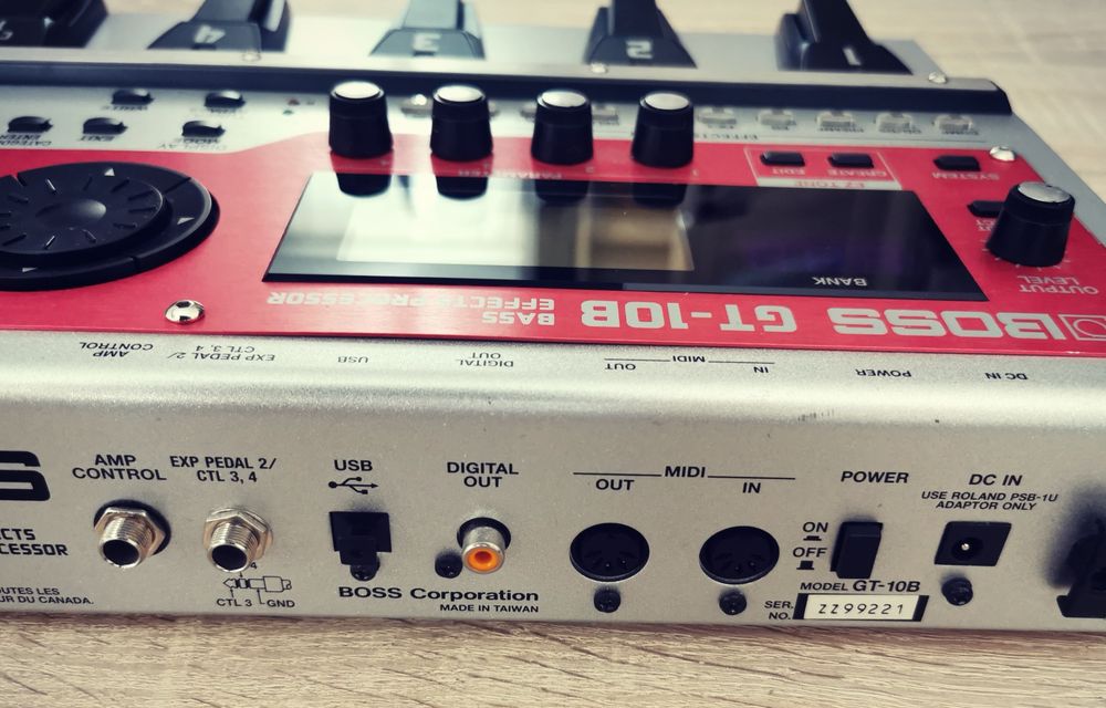 Boss Gt 10 B  COSM  efekt gitarowy