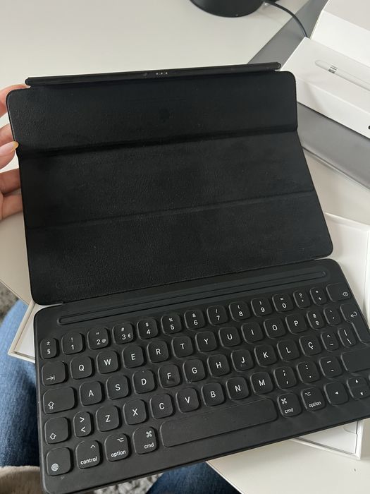 Ipad 9° Geração 64GB + Apple Pencil + Smart Keyboard + Capa