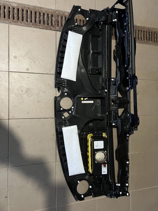 Торпеда панель консоль Tesla Model 3