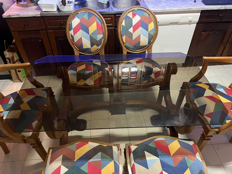 Conjunto de Mesa de Jantar Único – Estilo Clássico com 6 Cadeiras