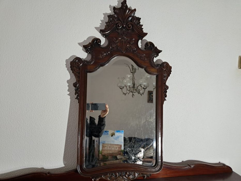Móveis sala, dois móveis,  1 espelho e uma mesa extensível.
