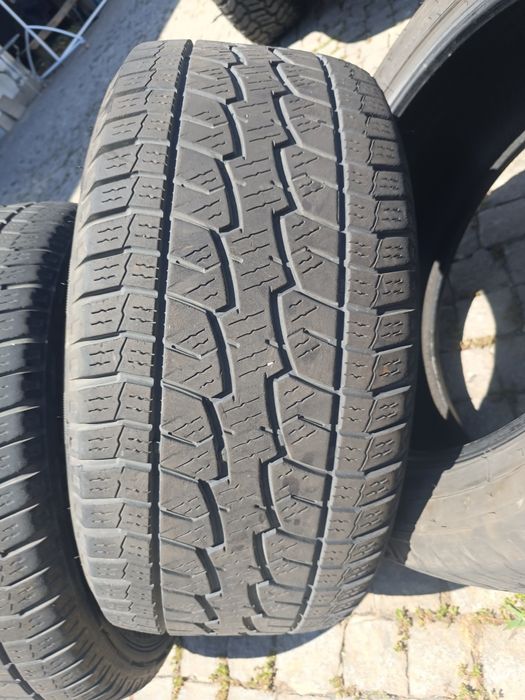 Vendo 4 pneus 275/45/20