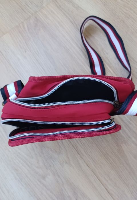 Bolsa prática vermelha