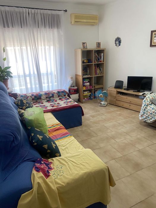 Apartamento T2, 1° andar com varanda e terraço (RESERVADO)
