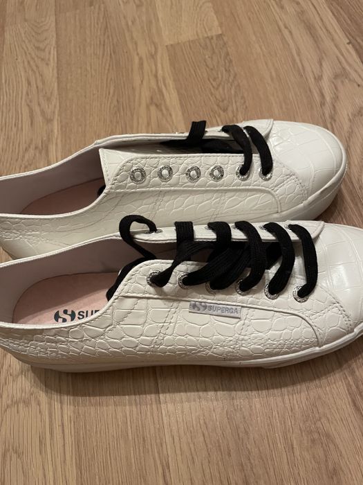 Кросівки superga