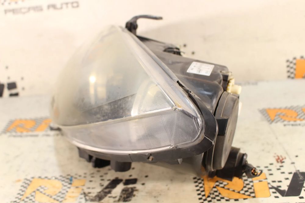 Ótica / farol esquerda SEAT Leon (1P1)