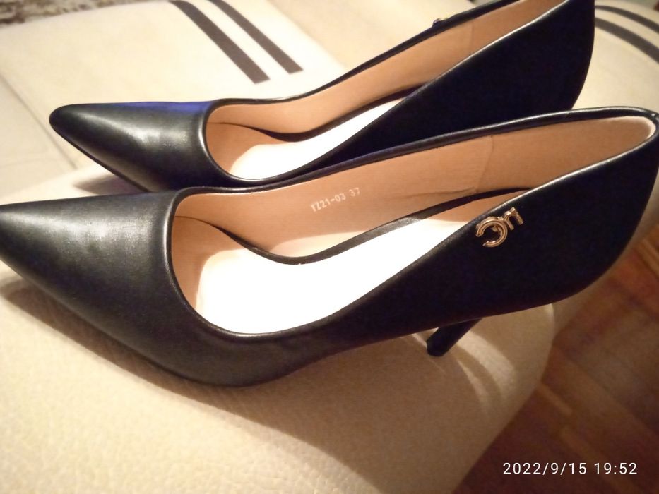 Stileto preto, tamanho 37