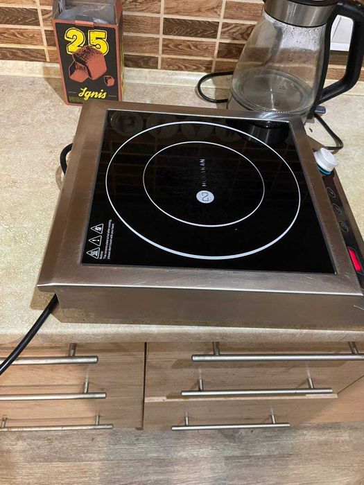 Индукционная плита Hurakan 3.5 кВт (1 конфорка), рабочая, с коробкой