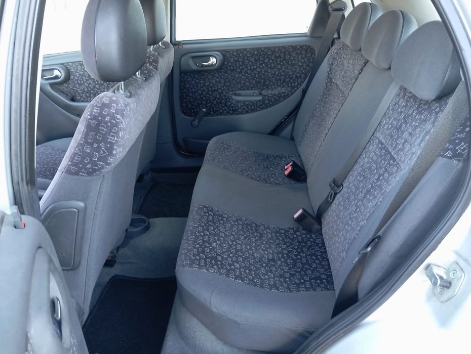 Opel corsa  1.2 CC. 130 mil kms reais 2003