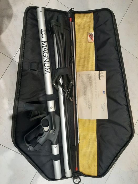 Caça submarina JBL Magnum